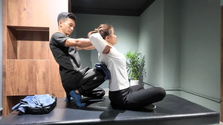 股関節ストレッチ
